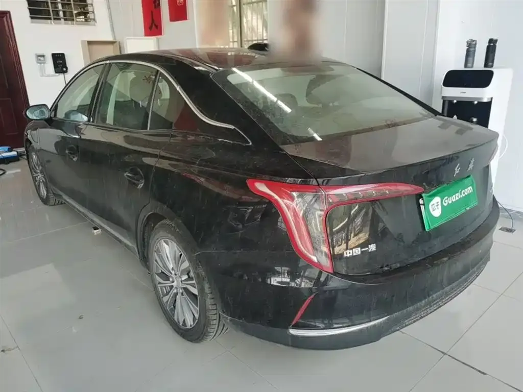 Hongqi E-QM5 — фото 3