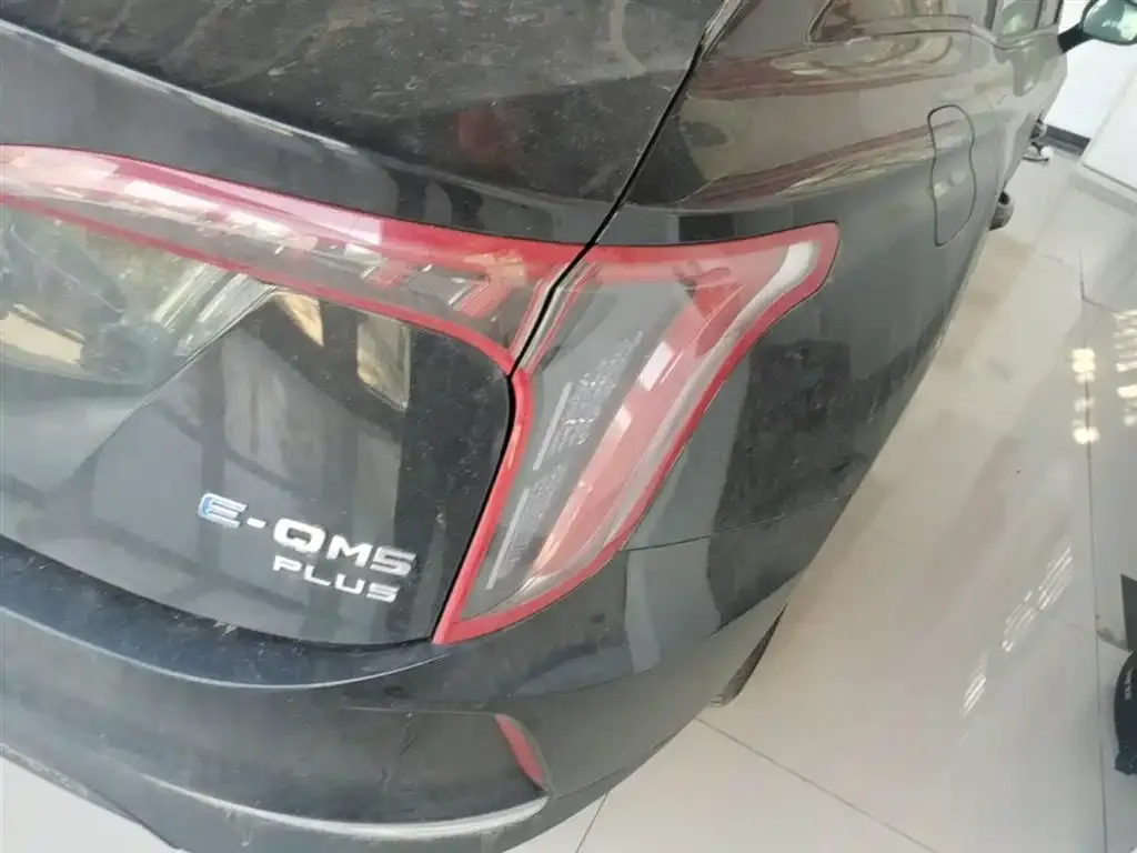 Hongqi E-QM5 — фото 10