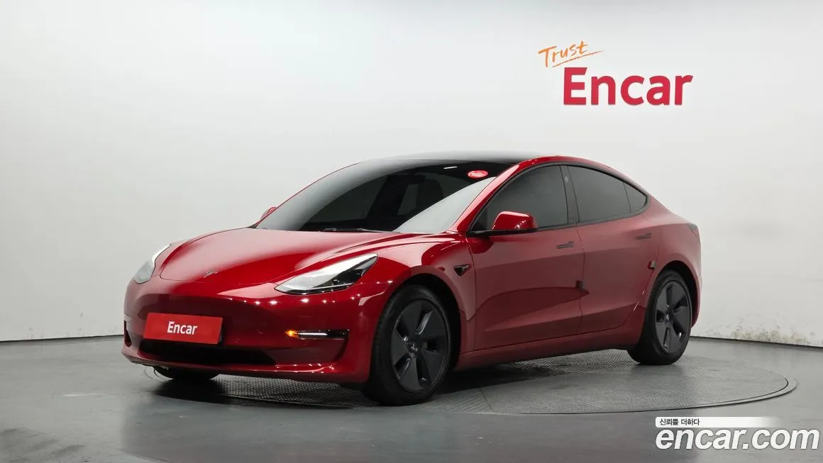Tesla Model 3 — фото 1