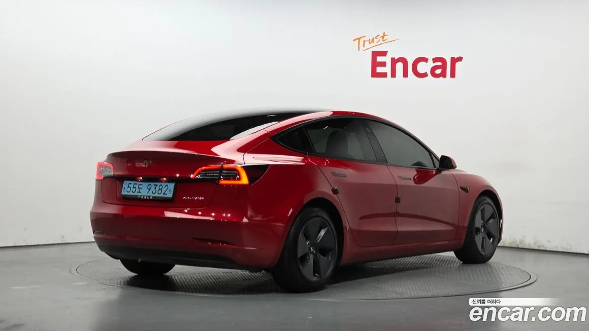 Tesla Model 3 — фото 4