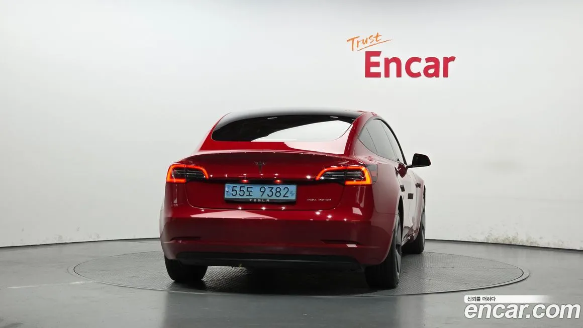 Tesla Model 3 — фото 7