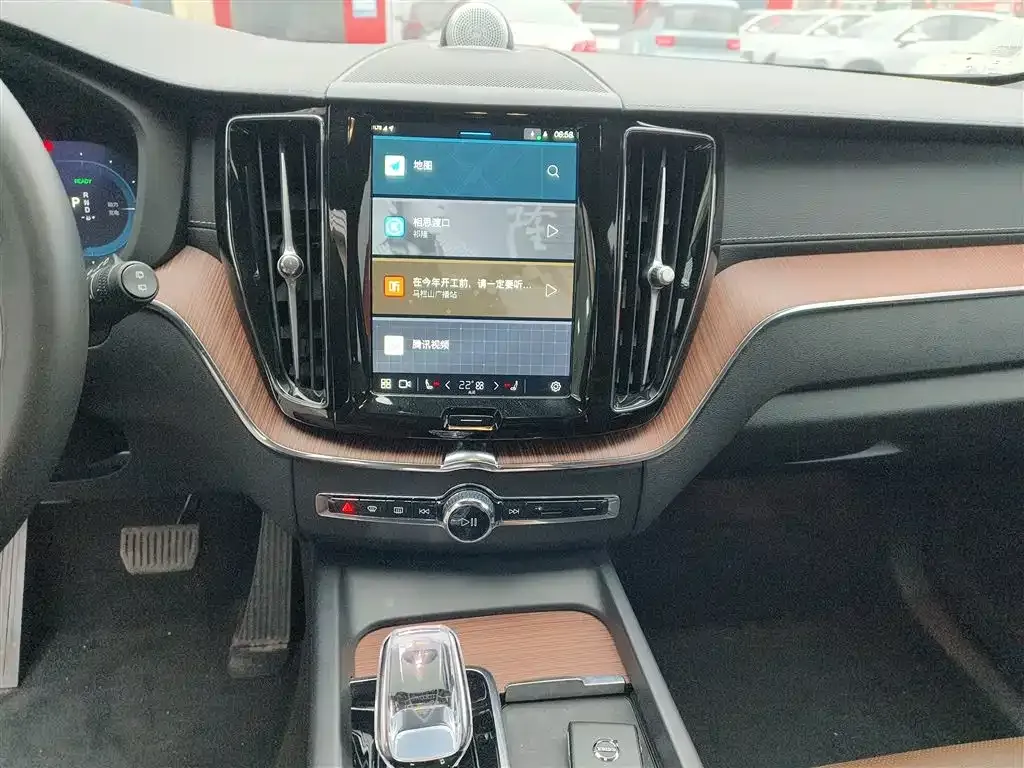 Volvo XC60 PHEV 2024 из CN, фото 7