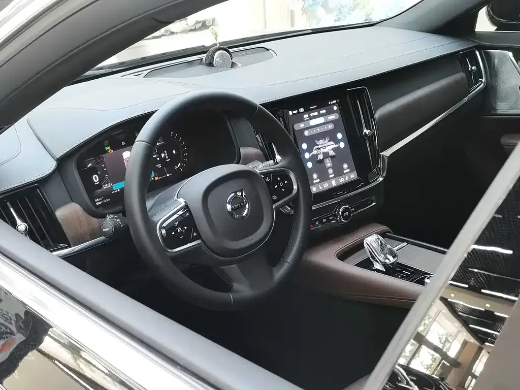 Volvo S90 2024 из CN, фото 4
