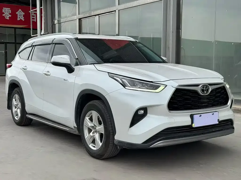Toyota Highlander — фото 10