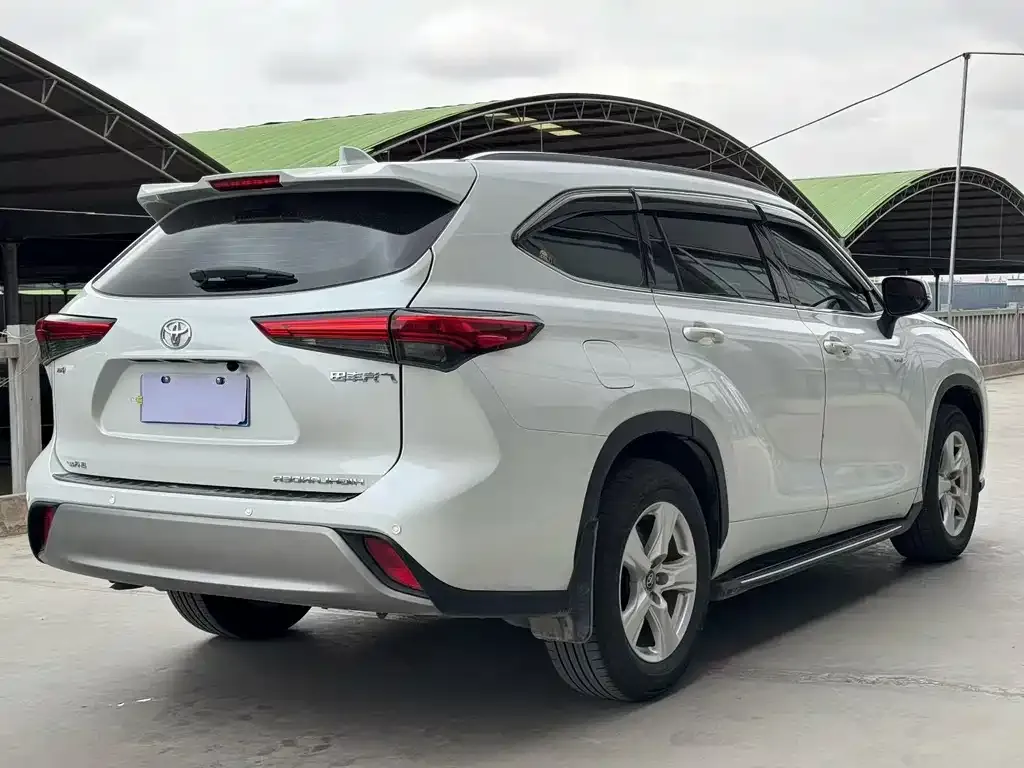 Toyota Highlander — фото 7