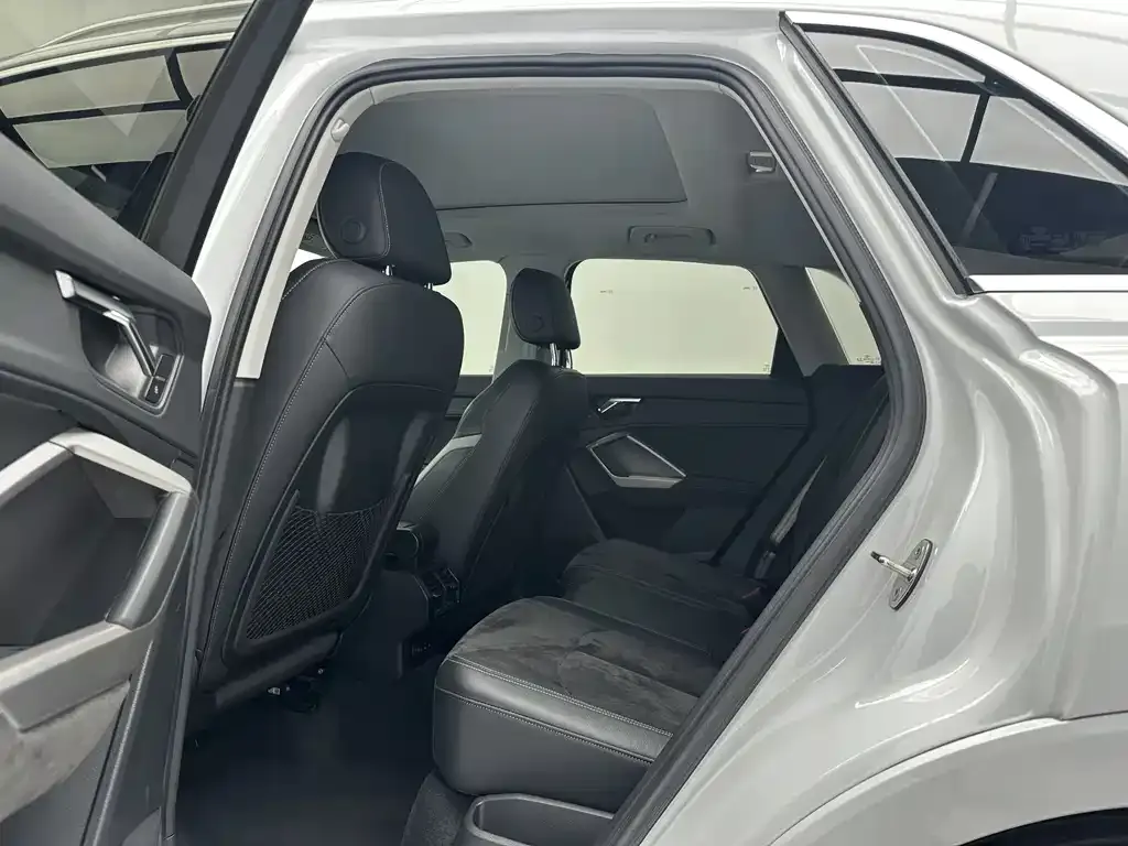 Audi Q3 2022 из CN, фото 4