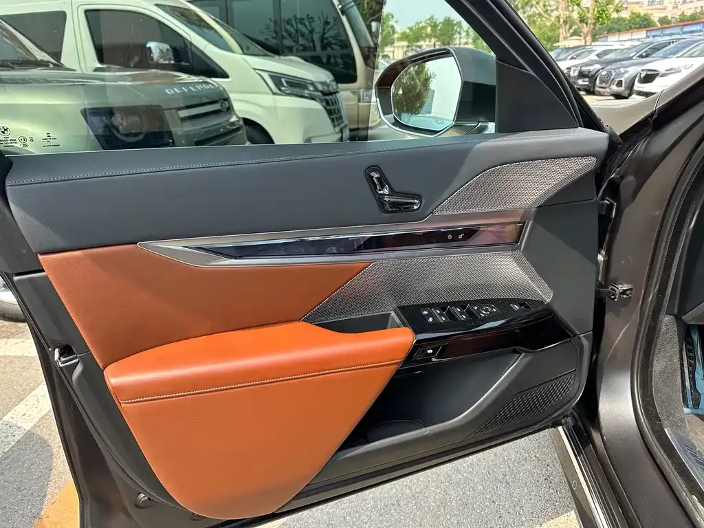 BMW 7 Series 2023 из CN, фото 5