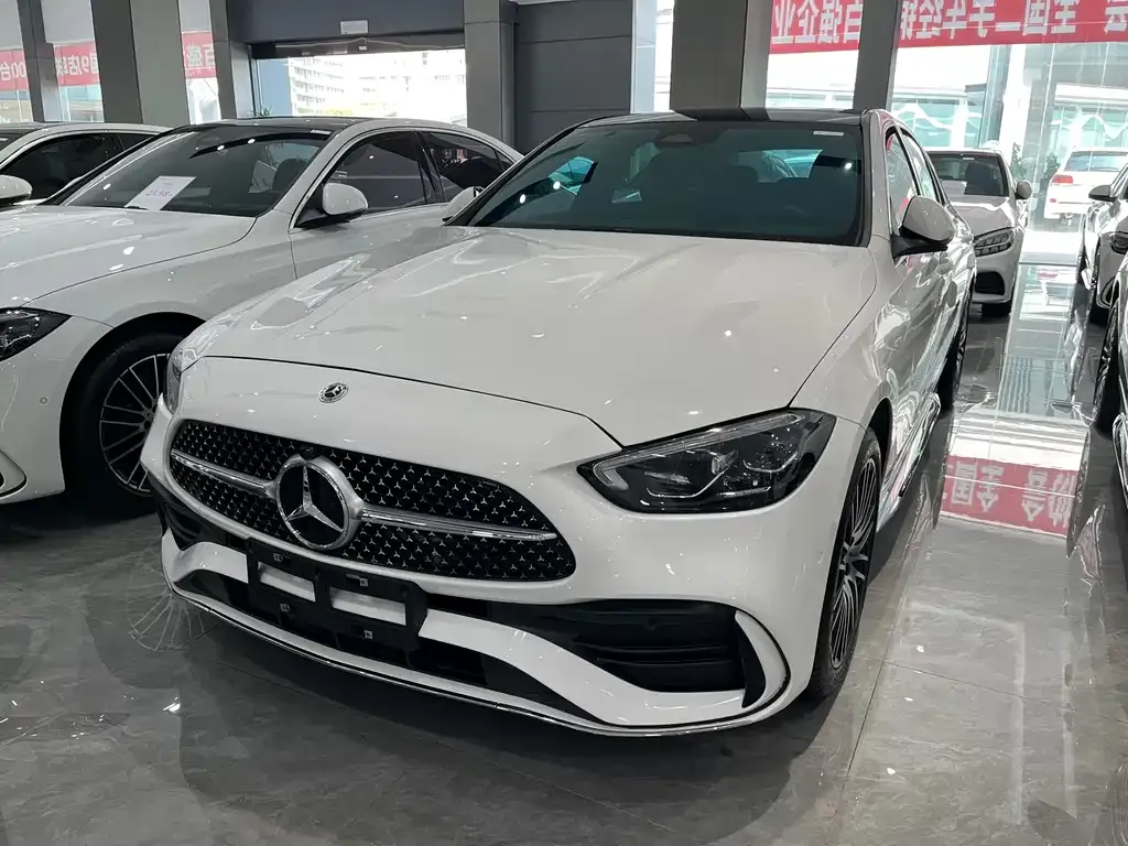 Mercedes-Benz C-Class — фото 1
