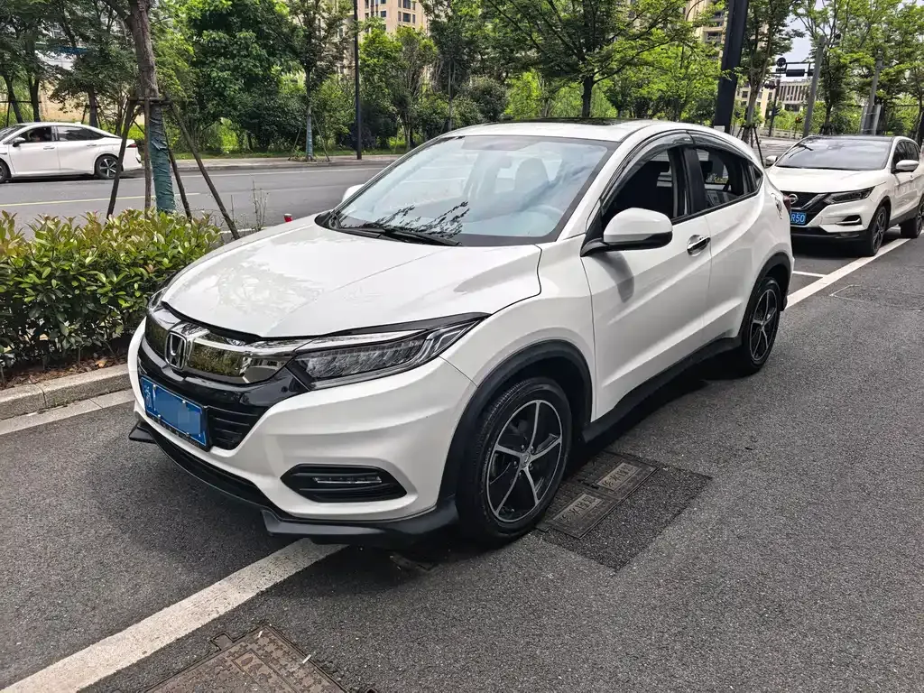 Honda Vezel — фото 1