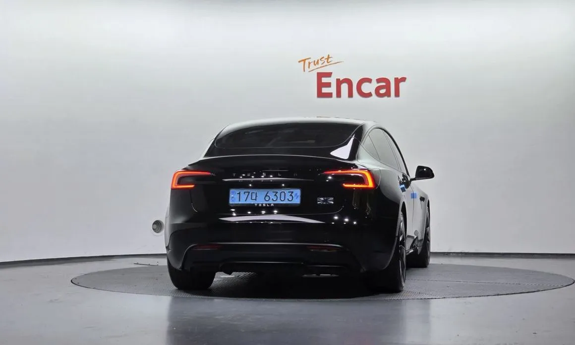 Tesla Model 3 — фото 4