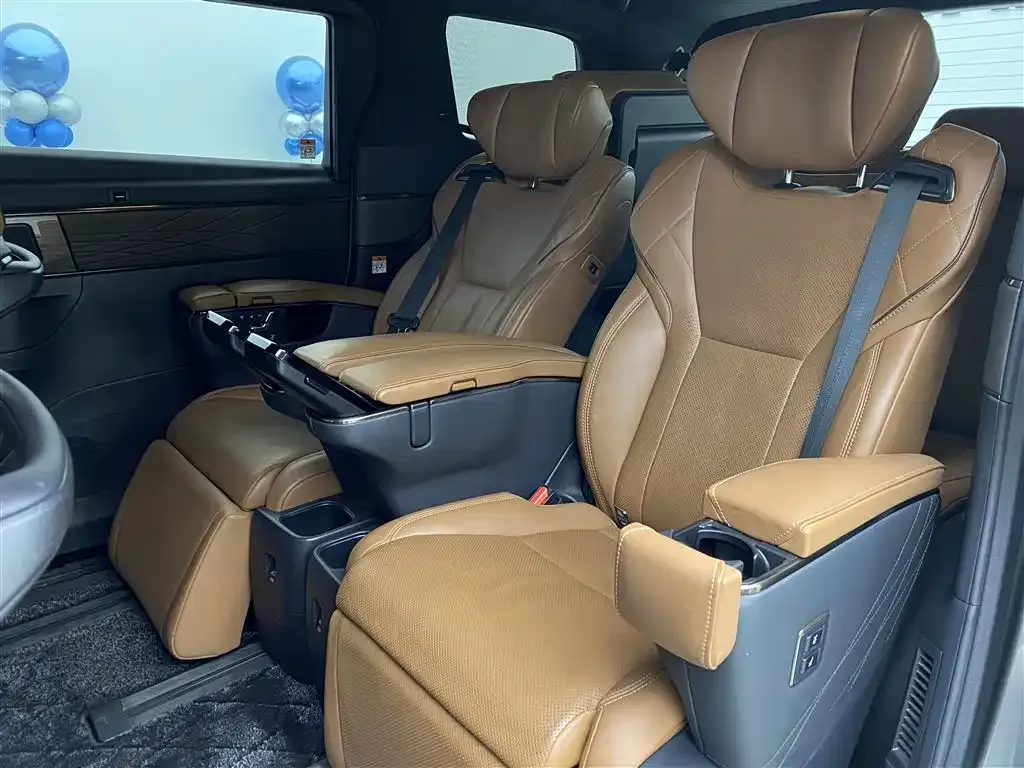 Toyota Alphard 2025 из CN, фото 10