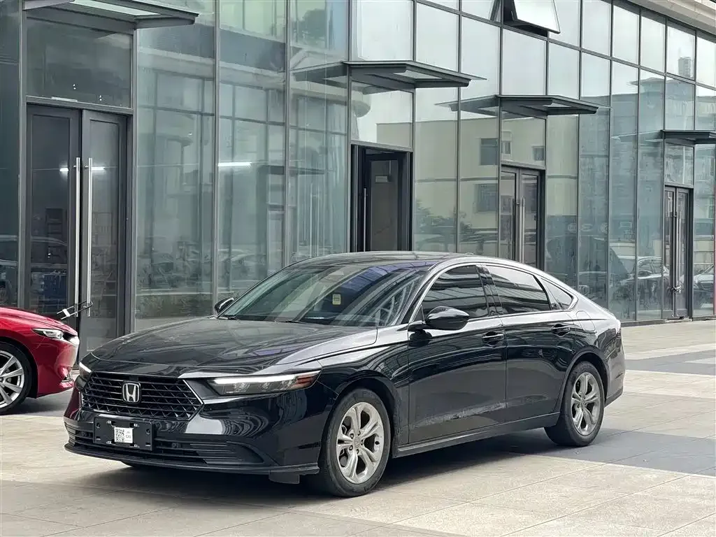 Honda Accord — фото 1