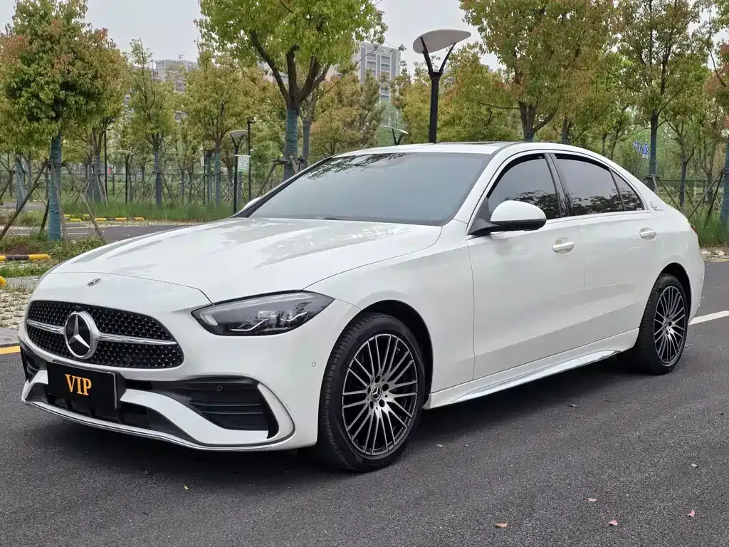 Mercedes-Benz C-Class — фото 1