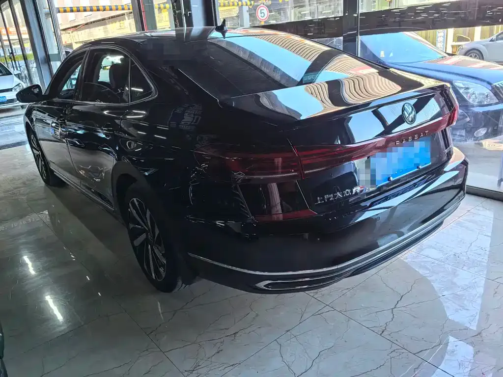 Volkswagen Passat — фото 9