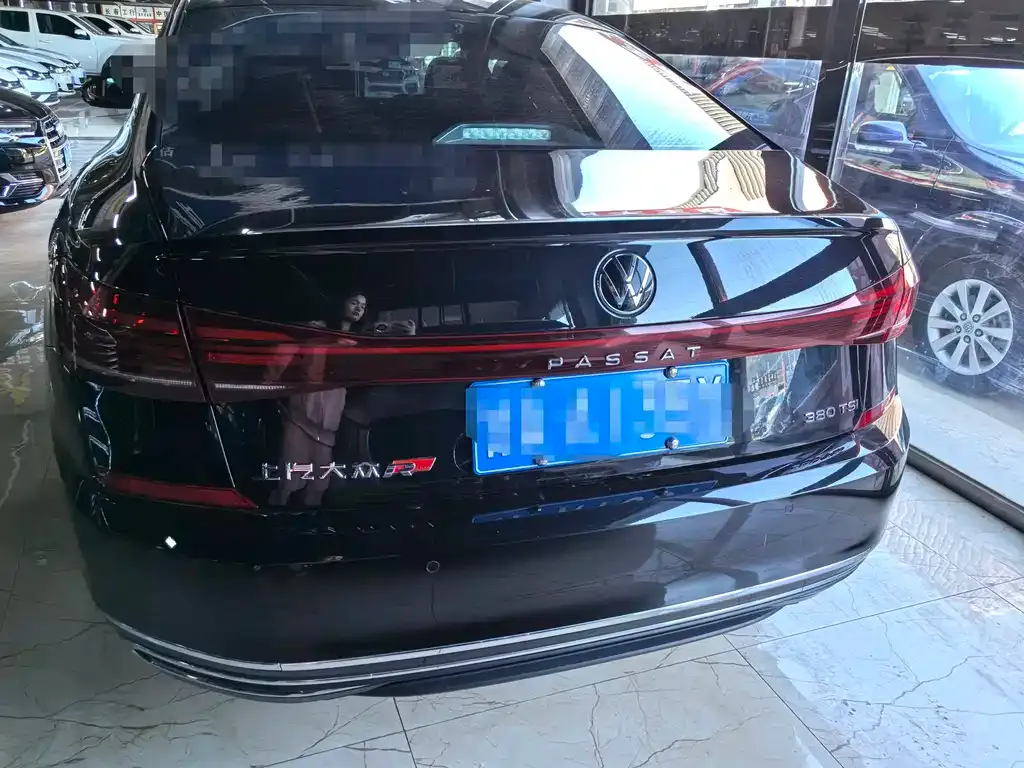 Volkswagen Passat — фото 8