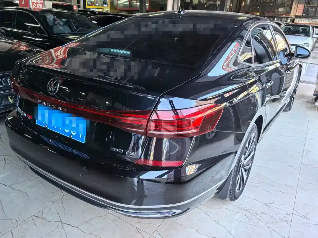 Volkswagen Passat — фото 7
