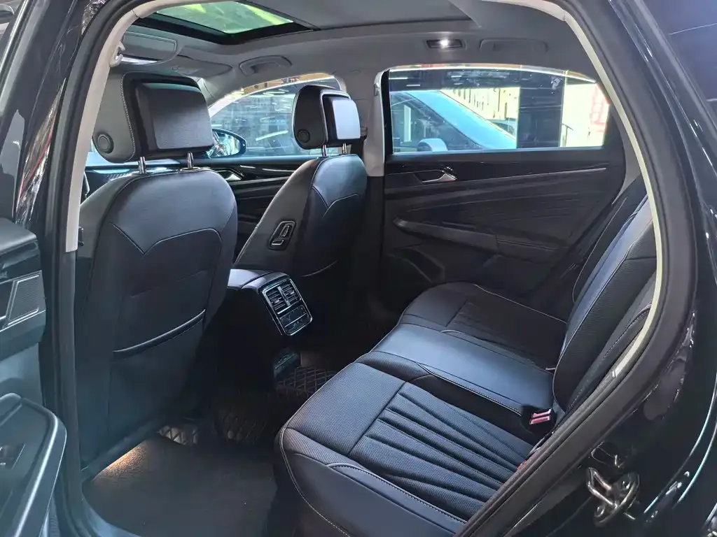 Volkswagen Passat — фото 5