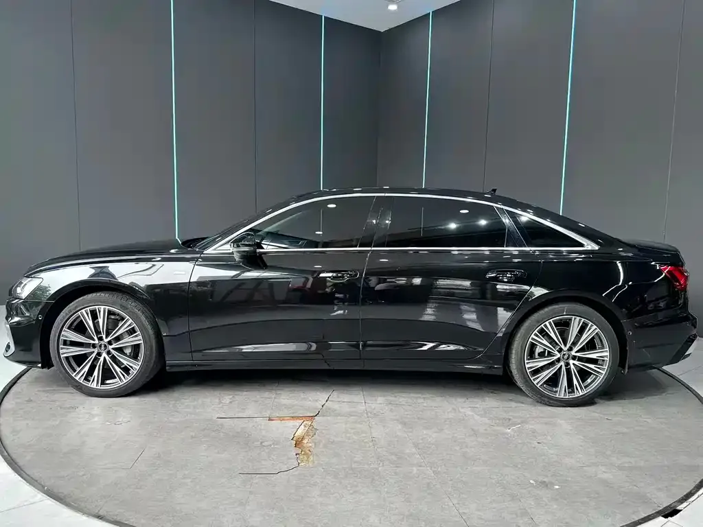 Audi A6L 2024 из CN, фото 2
