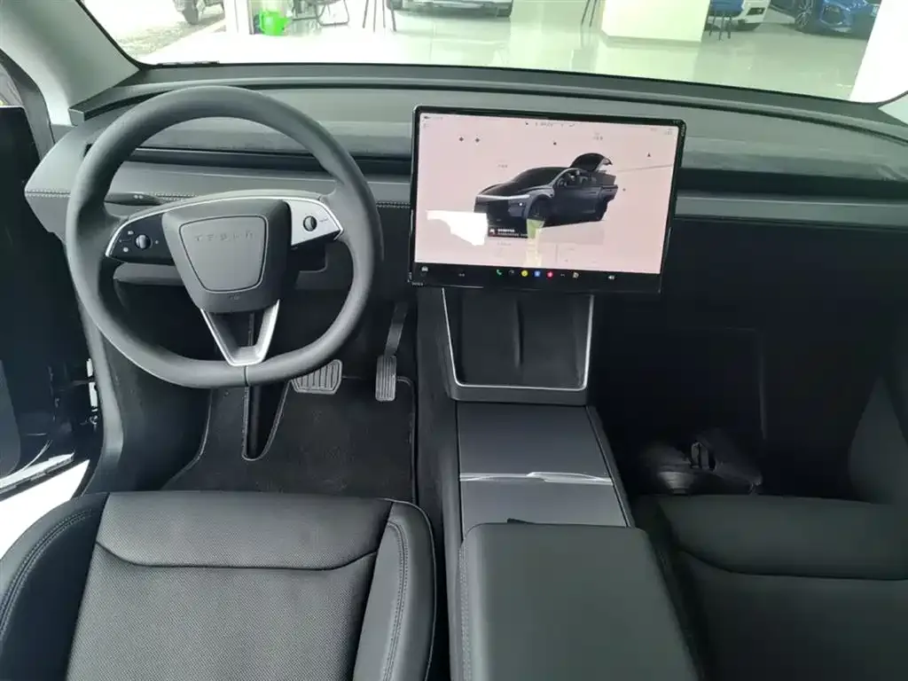 Tesla Model Y — фото 8