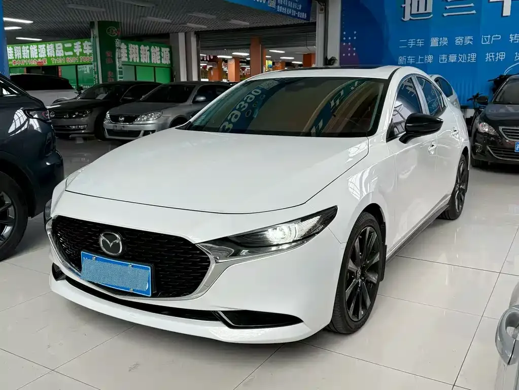 Mazda 3 Axela — фото 1