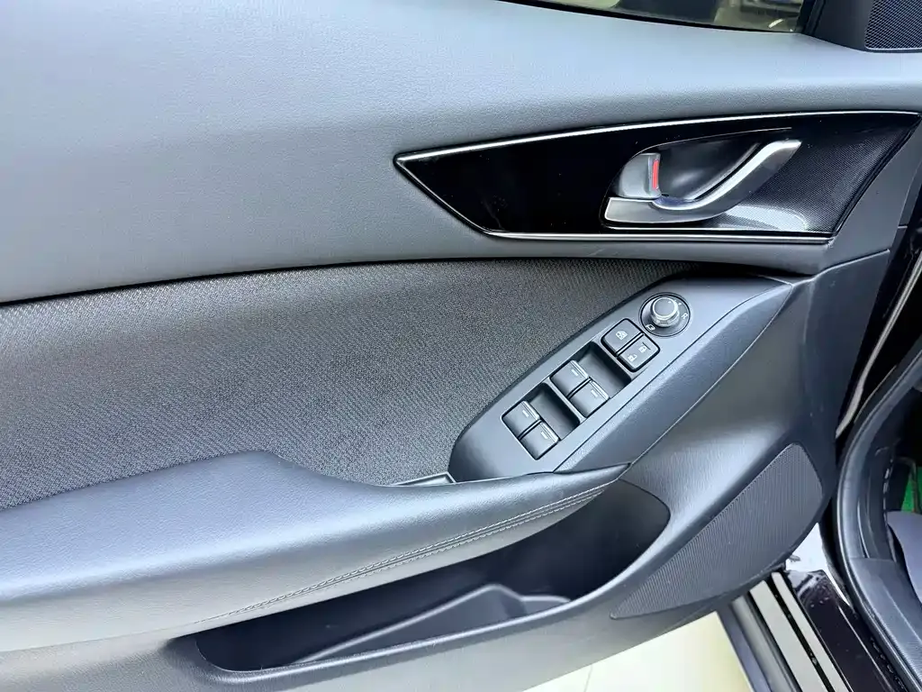 Mazda CX-4 — фото 9