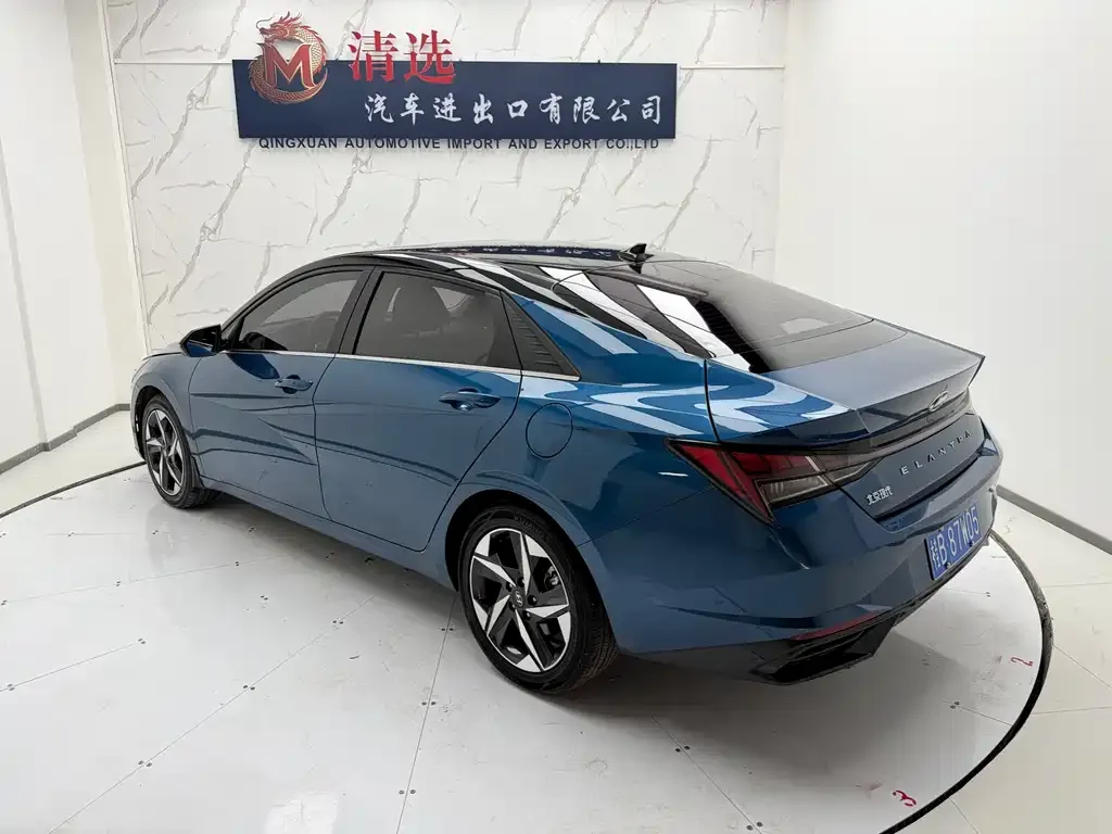 Hyundai Elantra — фото 4