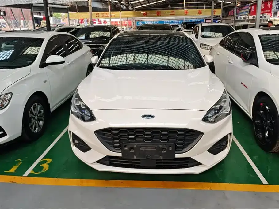 Ford Focus 2021 из CN, фото 4