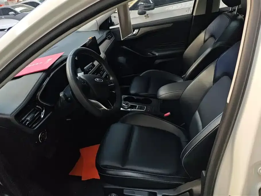 Ford Focus 2021 из CN, фото 10