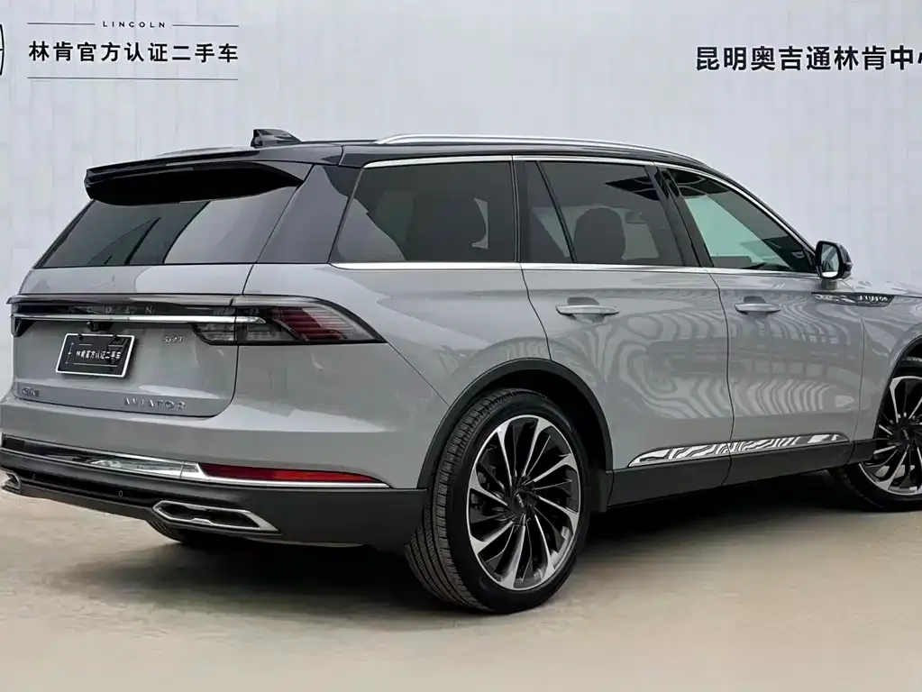 Lincoln Aviator — фото 5