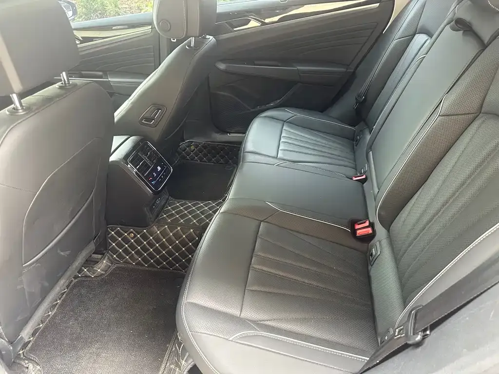 Volkswagen Passat 2024 из CN, фото 3