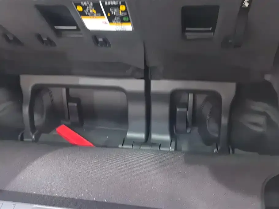 Toyota Granvia — фото 6