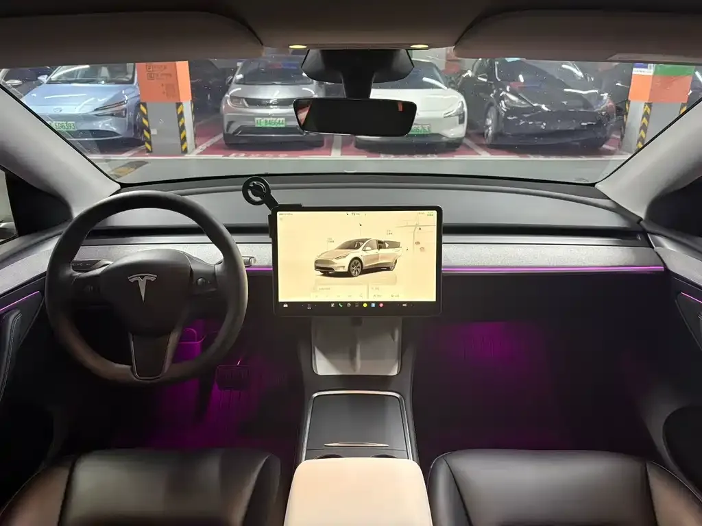 Tesla Model Y — фото 6
