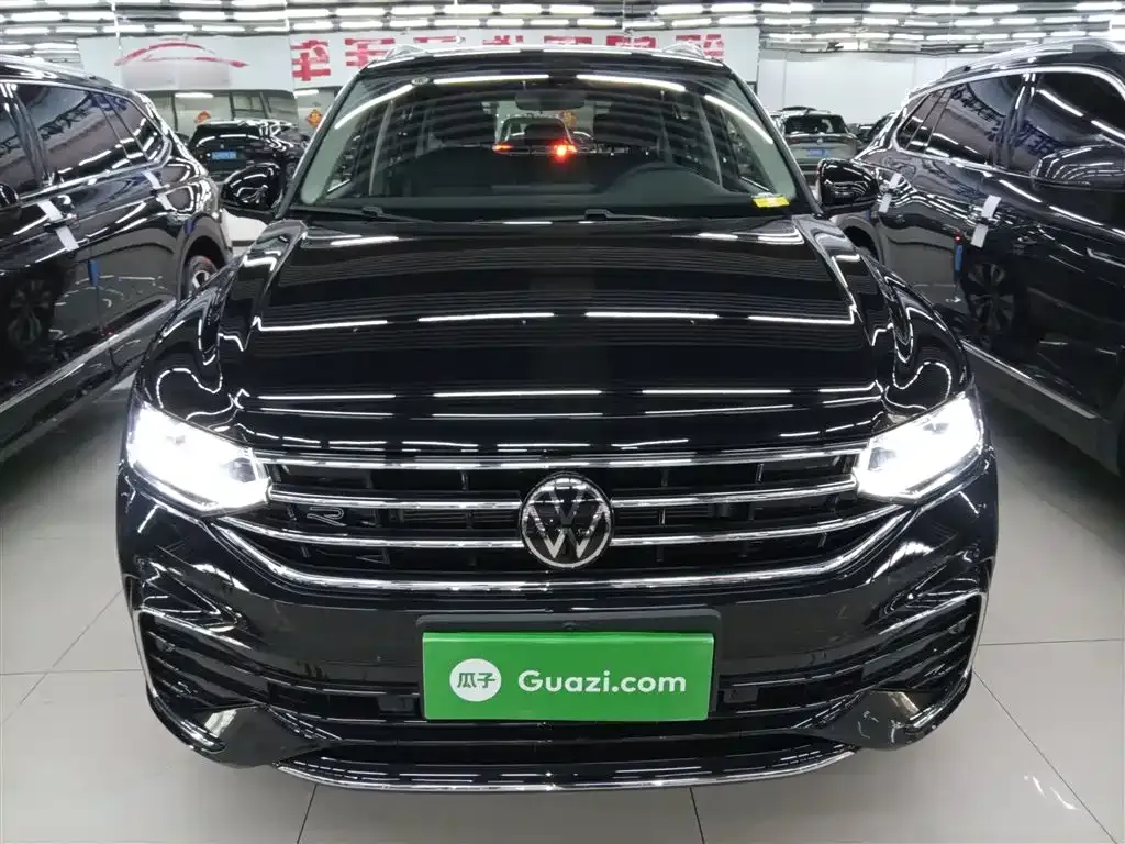 Volkswagen Tiguan L — фото 7