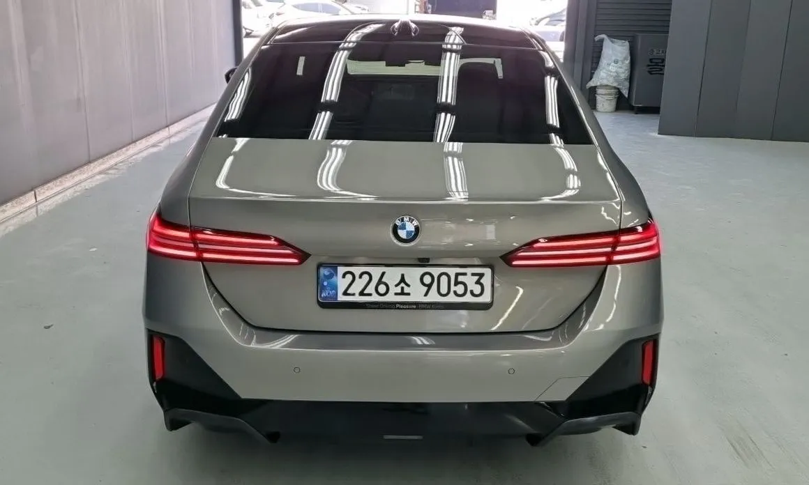 BMW 5-Series 2025 из KR, фото 8