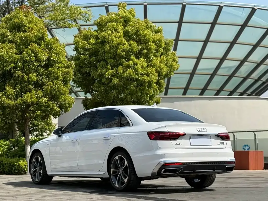 Audi A4L — фото 8