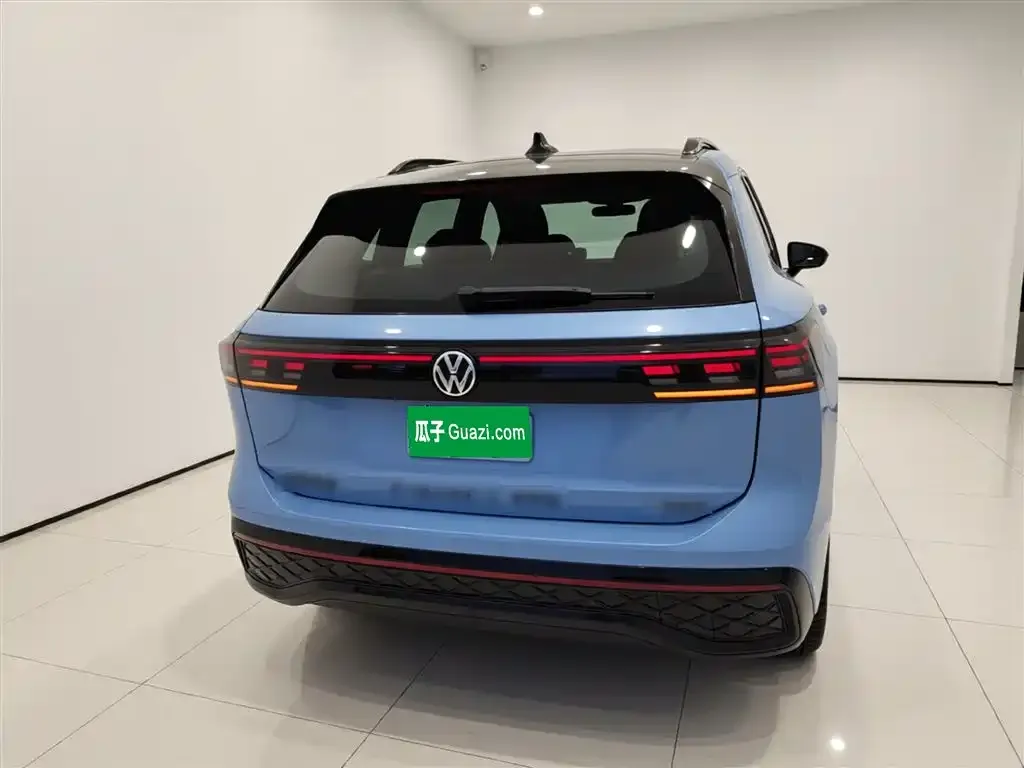 Volkswagen Tiguan L — фото 4