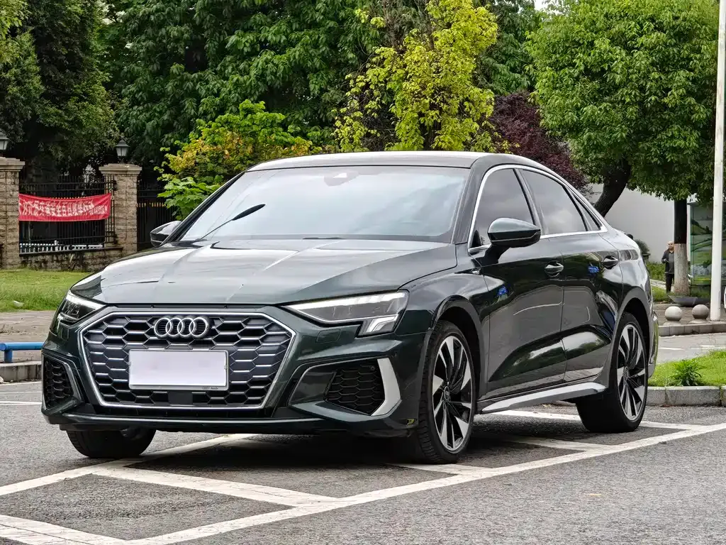Audi A3 — фото 1