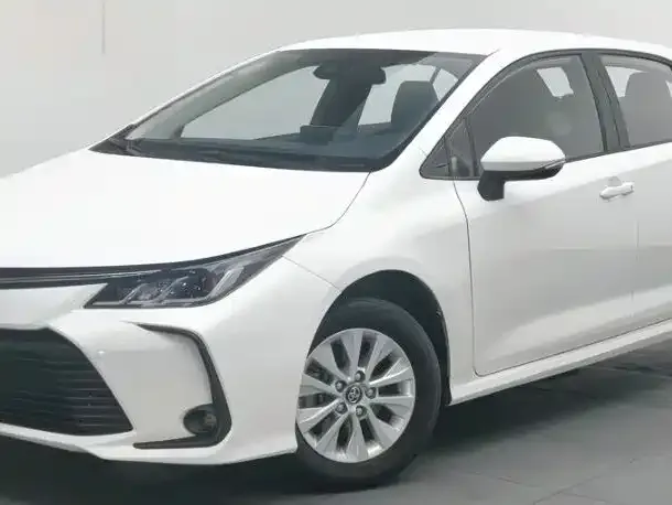 Toyota Corolla — фото 1