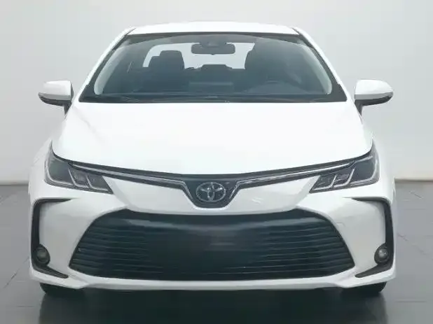 Toyota Corolla — фото 10