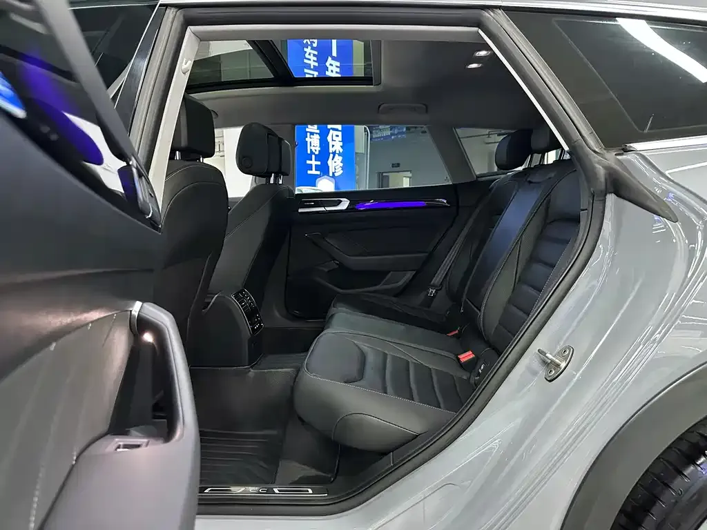 Volkswagen CC 2024 из CN, фото 8
