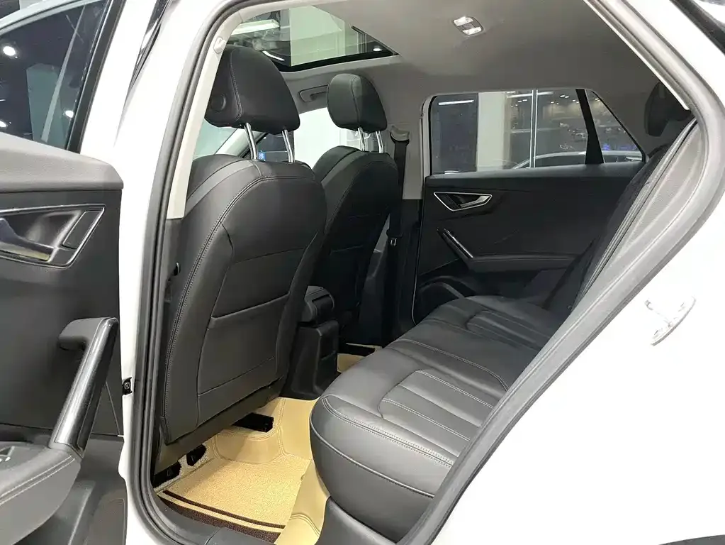 Audi Q2L 2023 из CN, фото 4