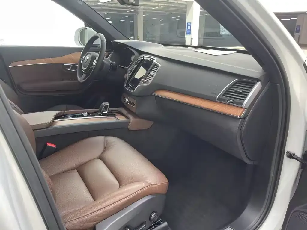Volvo XC90 2023 из CN, фото 7