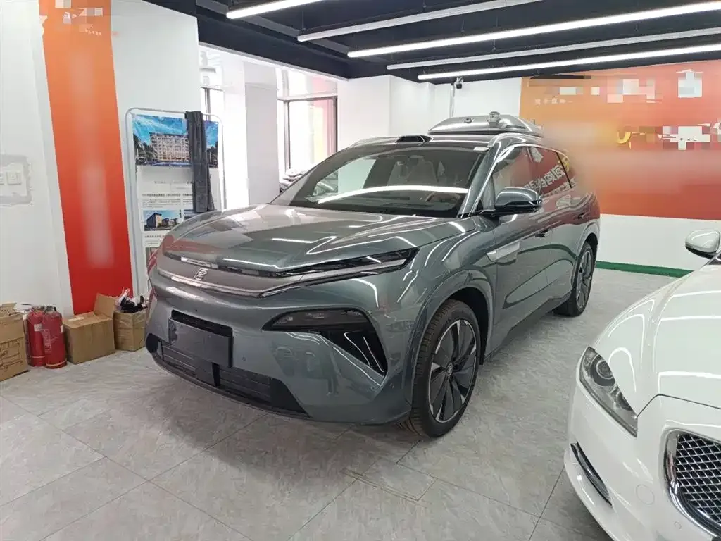 BYD Tang L — фото 1