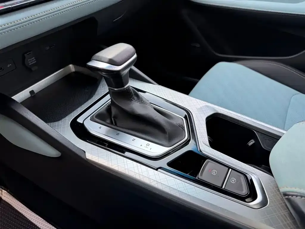 Geely Emgrand L 2022 из CN, фото 7