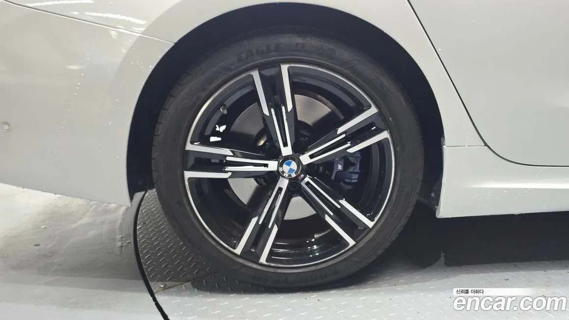 BMW 3-Series 2023 из KR, фото 3