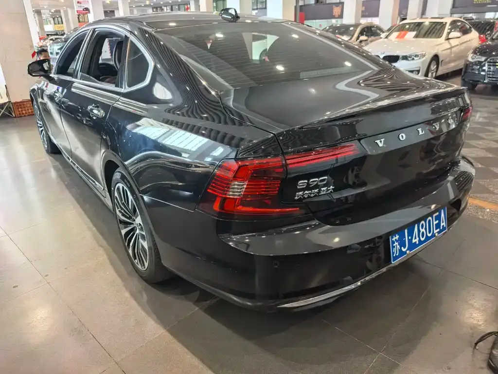 Volvo S90 2023 из CN, фото 5