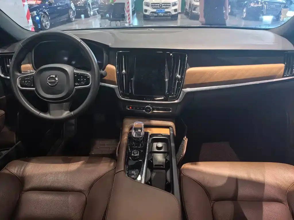 Volvo S90 2023 из CN, фото 10