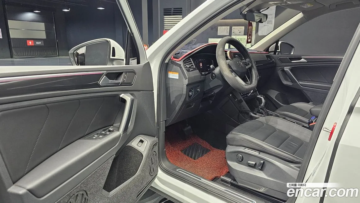 Volkswagen Tiguan — фото 8
