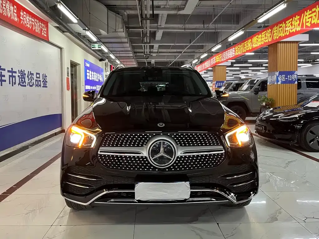 Mercedes-Benz GLE — фото 1