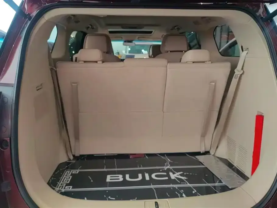 Buick GL8 2023 из CN, фото 2